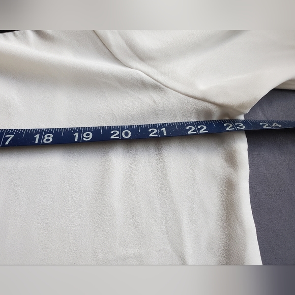 My Michelle White & Black Two-Toned Quarter-Sleeve Top Women's Size X-Large - Picture 7 of 7